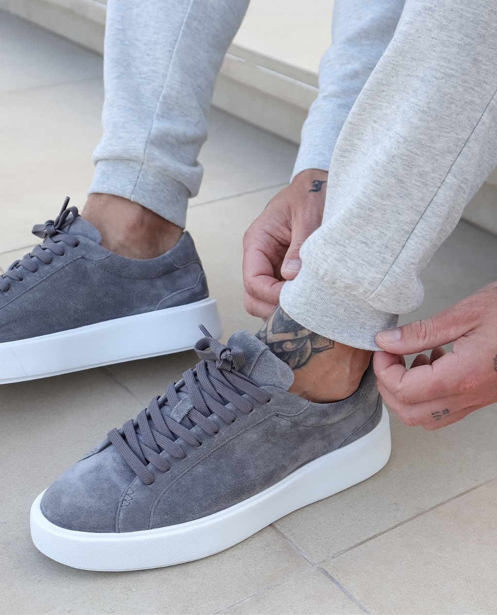 Sneaker NYKOPING aus Wildleder - Grau