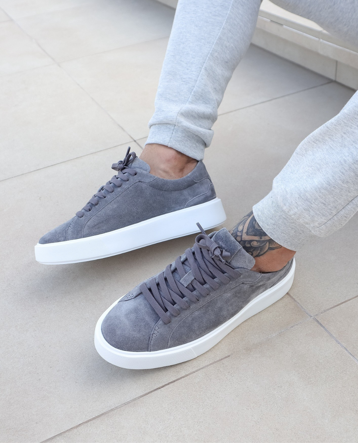 Sneaker NYKOPING aus Wildleder - Grau