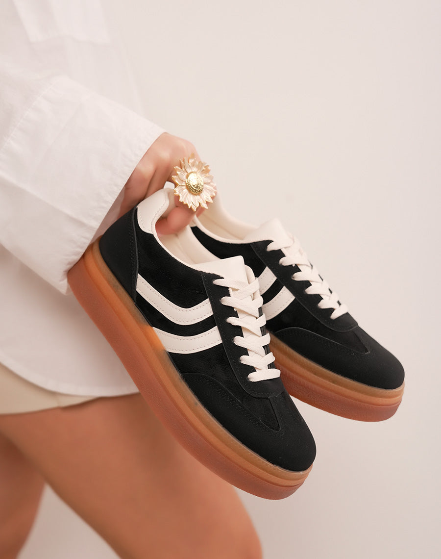 YJAL Sneaker aus Veloursimitat