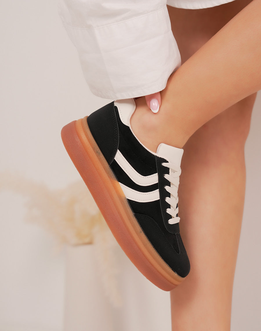 YJAL Sneaker aus Veloursimitat