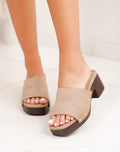 NORDIC852 Pantoletten aus Veloursleder-Imitat - Unisex beige