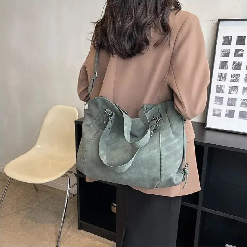 Grand sac à main bandoulière de cours rétro souple Iris