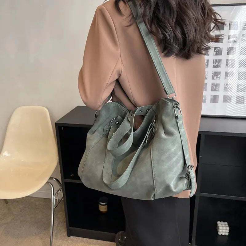 Grand sac à main bandoulière de cours rétro souple Iris