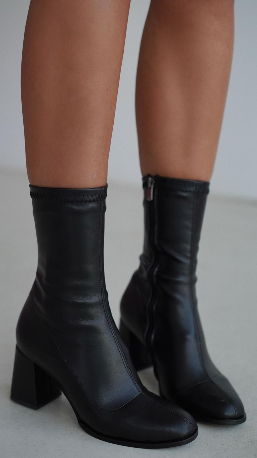 Stiefel BORE aus Stretchmaterial - Schwarz